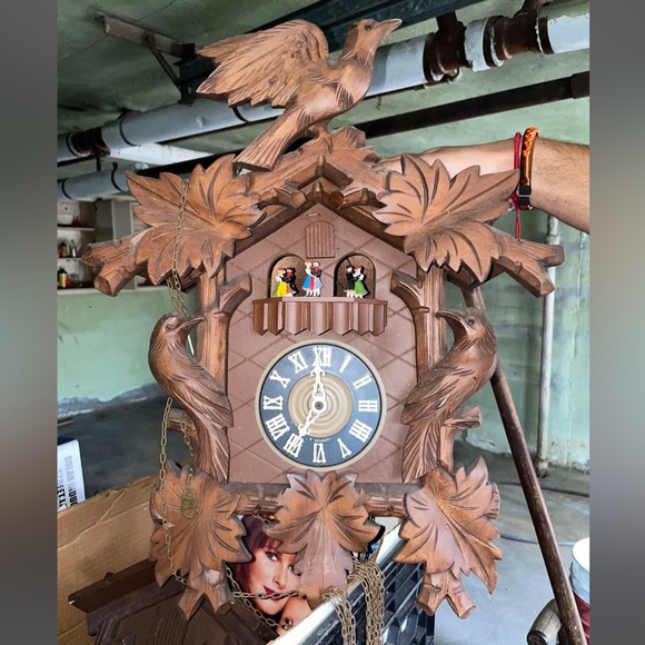 Vintage German Black Forest Cuckoo Clocks - Picture 2 of 4